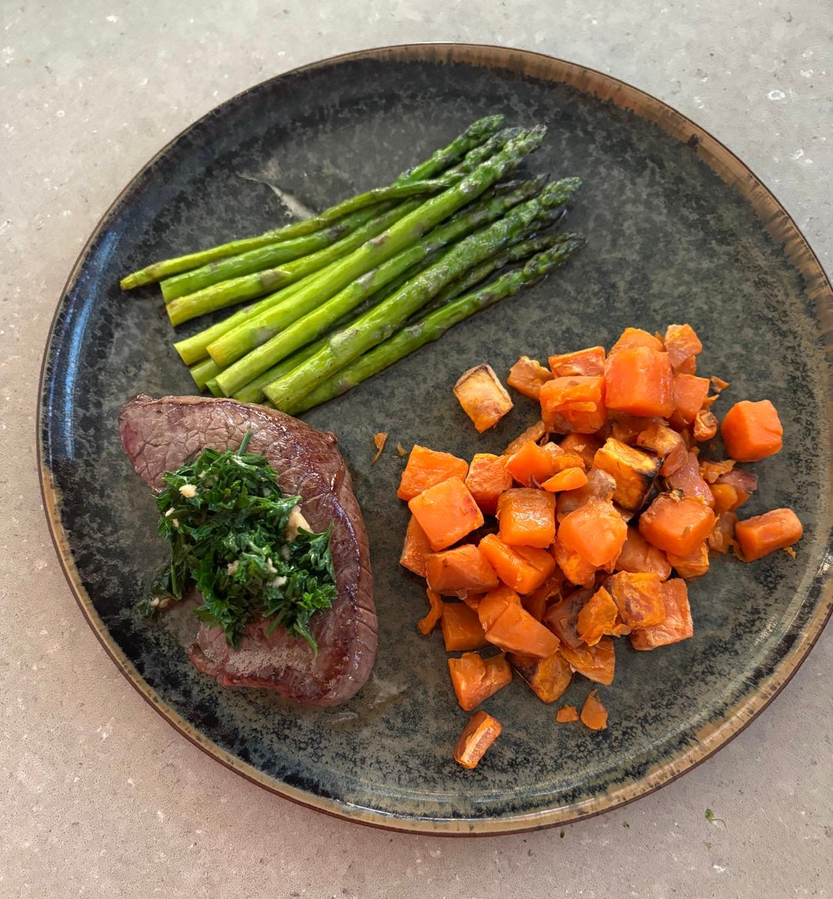 Biefstuk, zoete aardappel & asperges